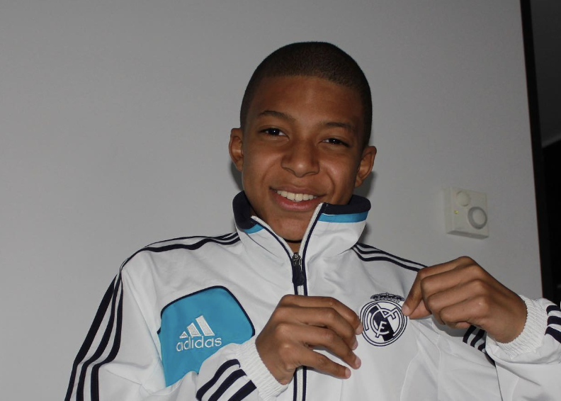 Kylian Mbappé avec le maillot du Real Madrid lorsqu’il était jeune 3 juin 2024