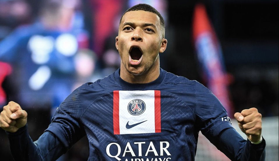 Vidéo : la réaction de Mbappé au tifo du CUP pour ses adieux au PSG