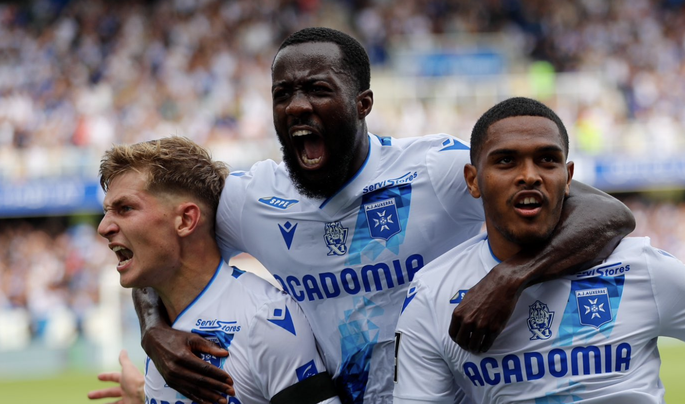 Ligue 1 : Auxerre surprend l'OGC Nice dans un match à rebondissements