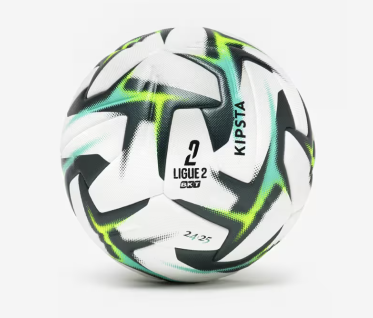 Le ballon officiel de football en Ligue 2 pour la saison 2024/2025