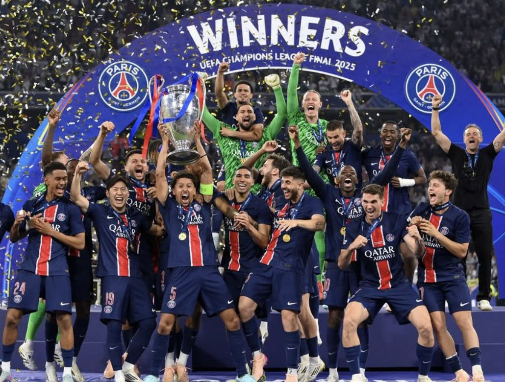 Le PSG soulève la Ligue des Champions 2024 / 2025