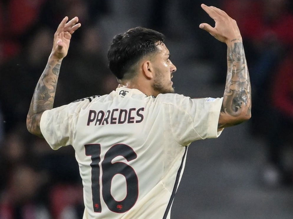 Leandro Paredes qui célèbre son but face au Bayer Leverkusen