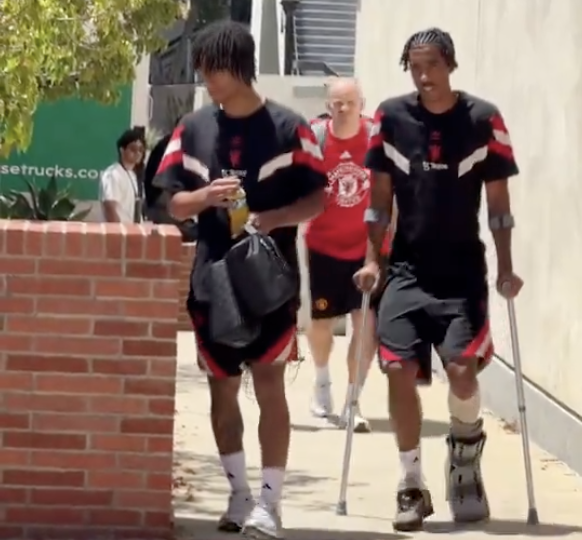 Manchester United : La vidéo de Leny Yoro blessé qui effraie les supporters