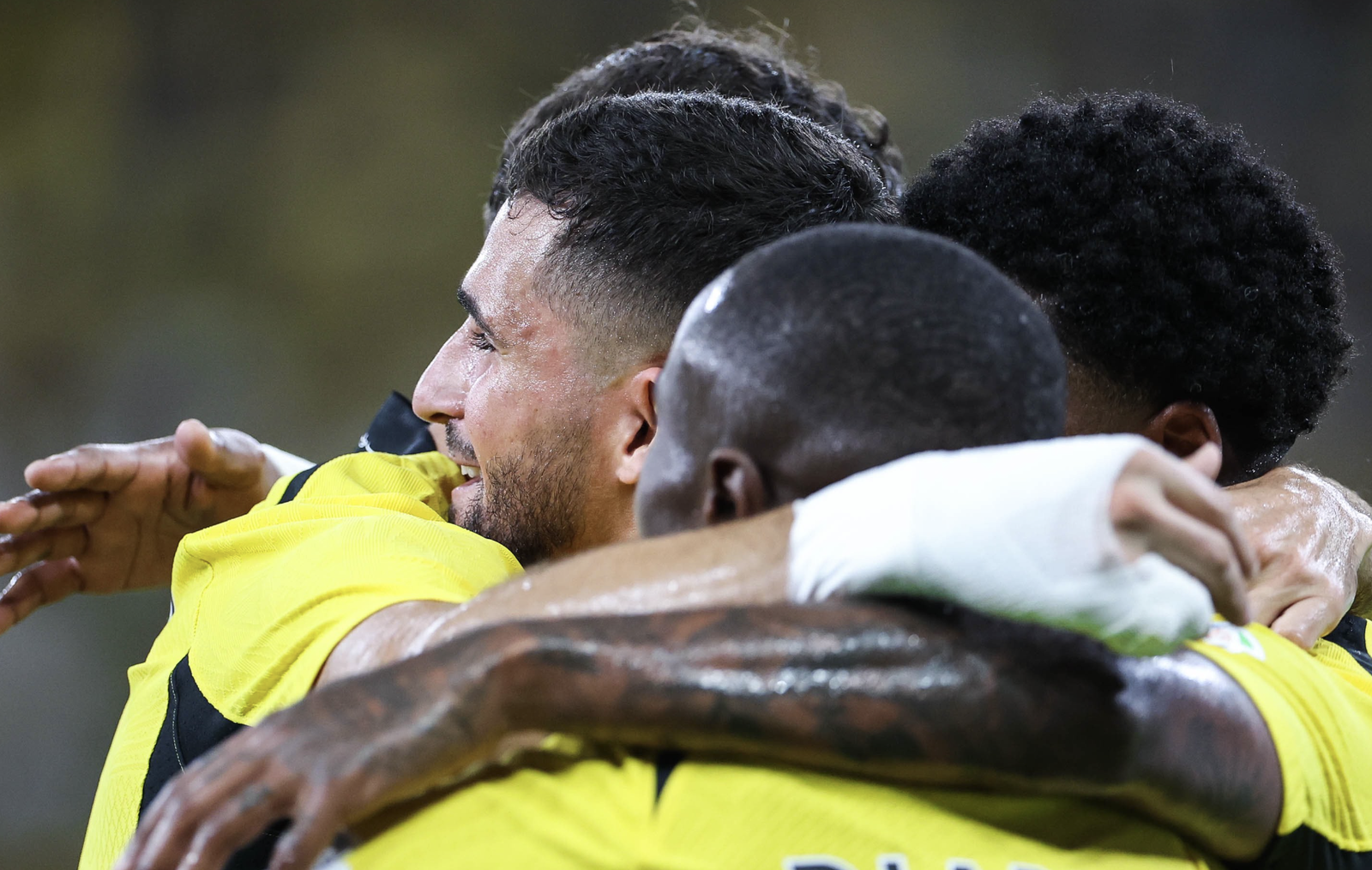 Les joueurs de Al-Ittihad célèbrent leur victoire face à Al-Wehda en Saudi Pro League