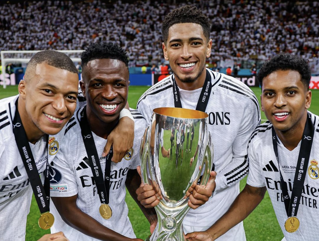 Les stars du Real Madrid avec la Supercoupe UEFA remportée face à l’Atalanta