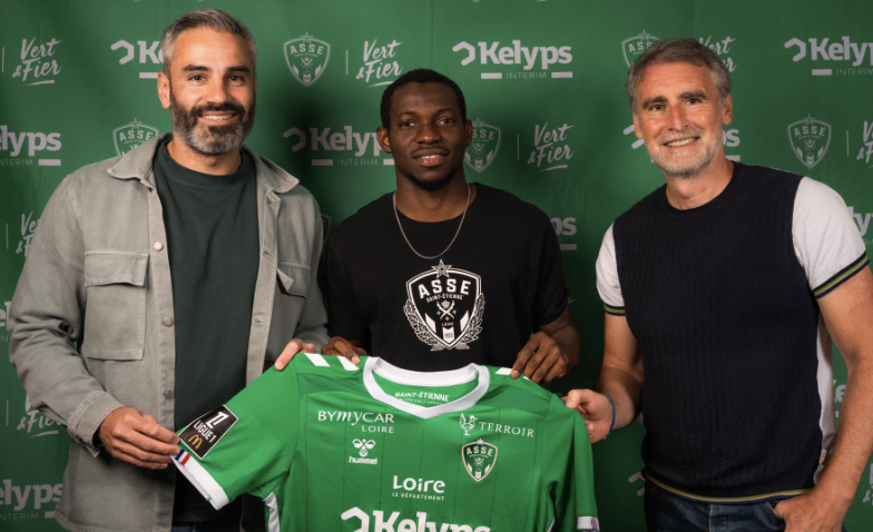 Loic Perrin et Olivier Dall'Oglio présentent la nouvelle recrue de l’ASSE : Augustine Boakye