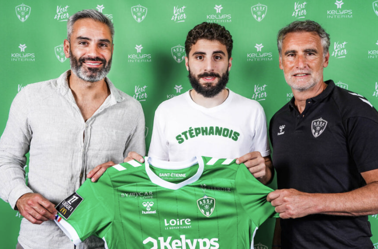 Loic Perrin et Olivier Dall'Oglio présentent la nouvelle recrue de l’ASSE : Zuriko Davitashvili