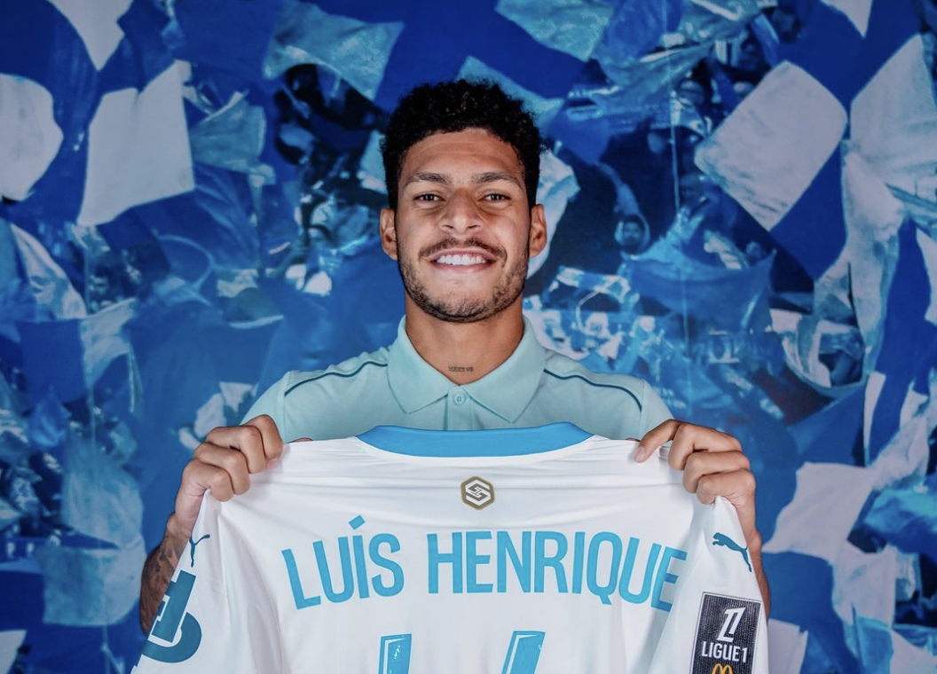 Luis Henrique avec son maillot floqué 44 à l’Olympique de Marseille