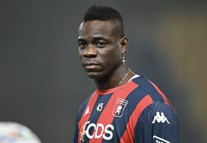 Le retour de Mario Balotelli en Serie A avec le Genoa commence mal