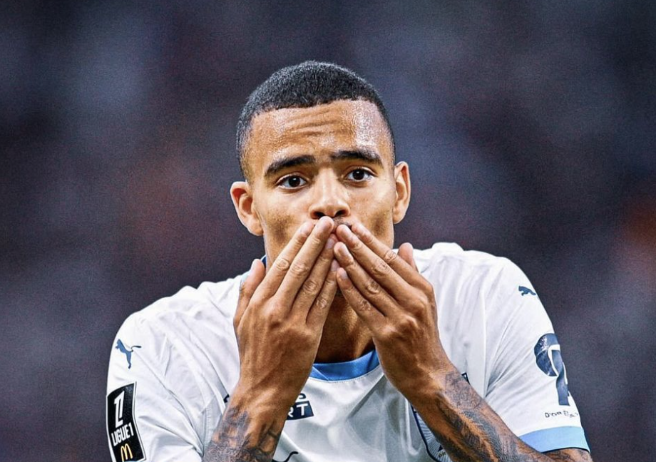 Mason Greenwood envoie des bisous aux supporters après son but au vélodrome avec Marseille