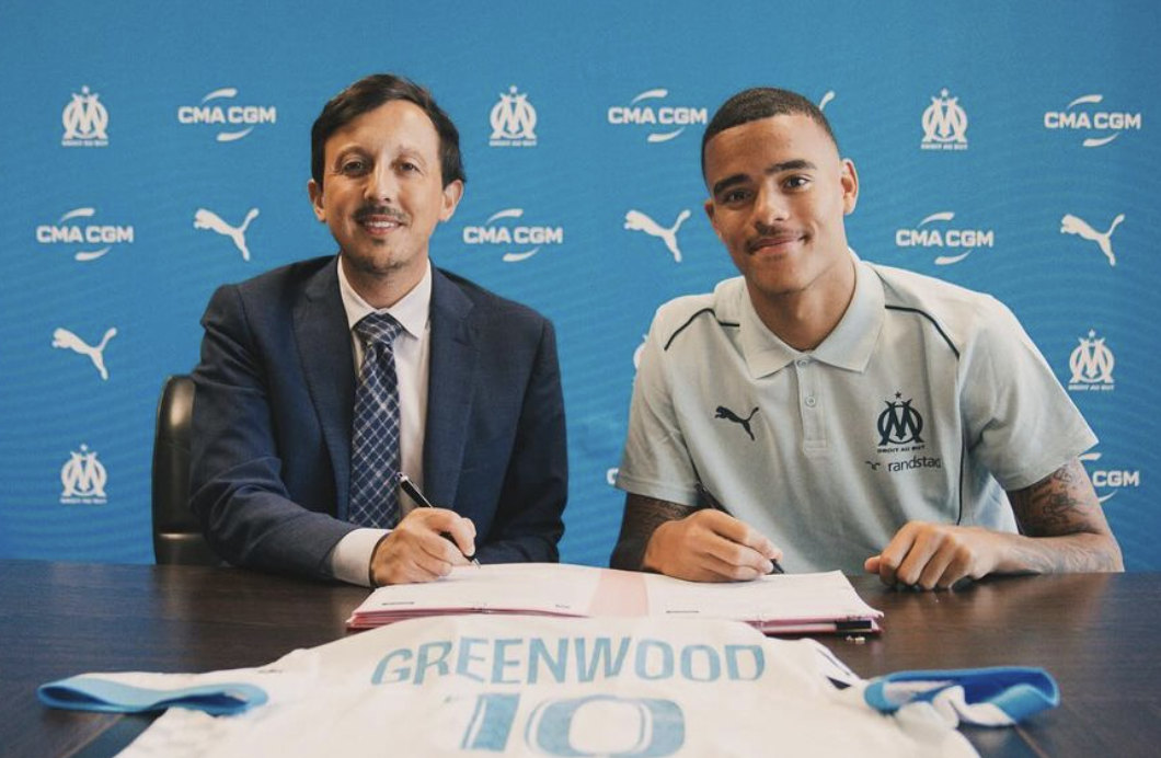 Mason Greenwood lors de sa signature et sa présentation à l’OM avec Pablo Longoria