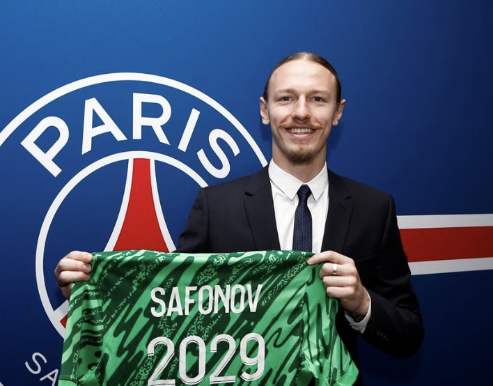 Matvey Safonov gardien russe du PSG