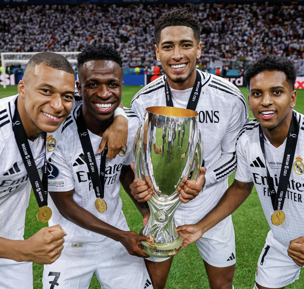 Mbappé, Vinicius, Bellingham et Rodrygo avec leur premier titre ensemble au Real Madrid