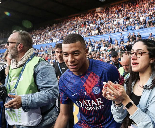 Mbappé en tribune au PSG