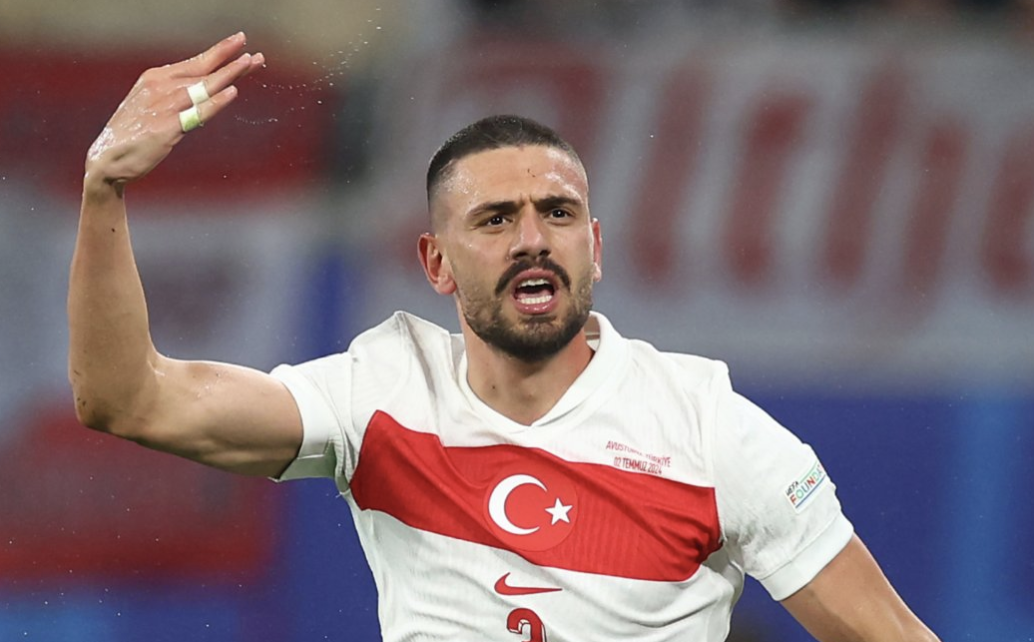 Merih Demiral célèbre son doublé face à l’Autriche avec la Turquie à l’Euro 2024