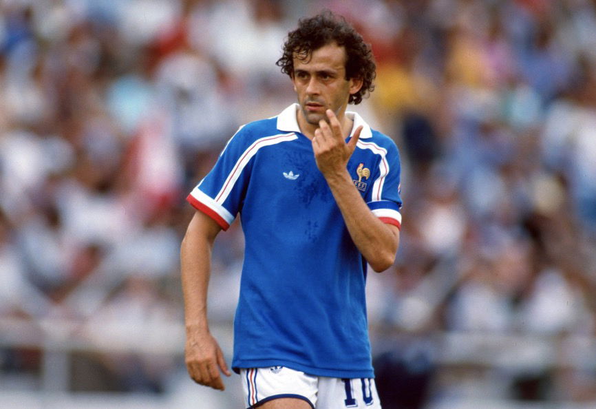 Michel Platini pendant un match avec l’Équipe de France de foot