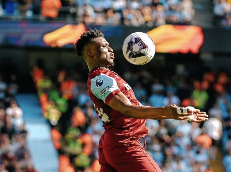 Vidéo : La retournée acrobatique de Mohammed Kudus face à Manchester City