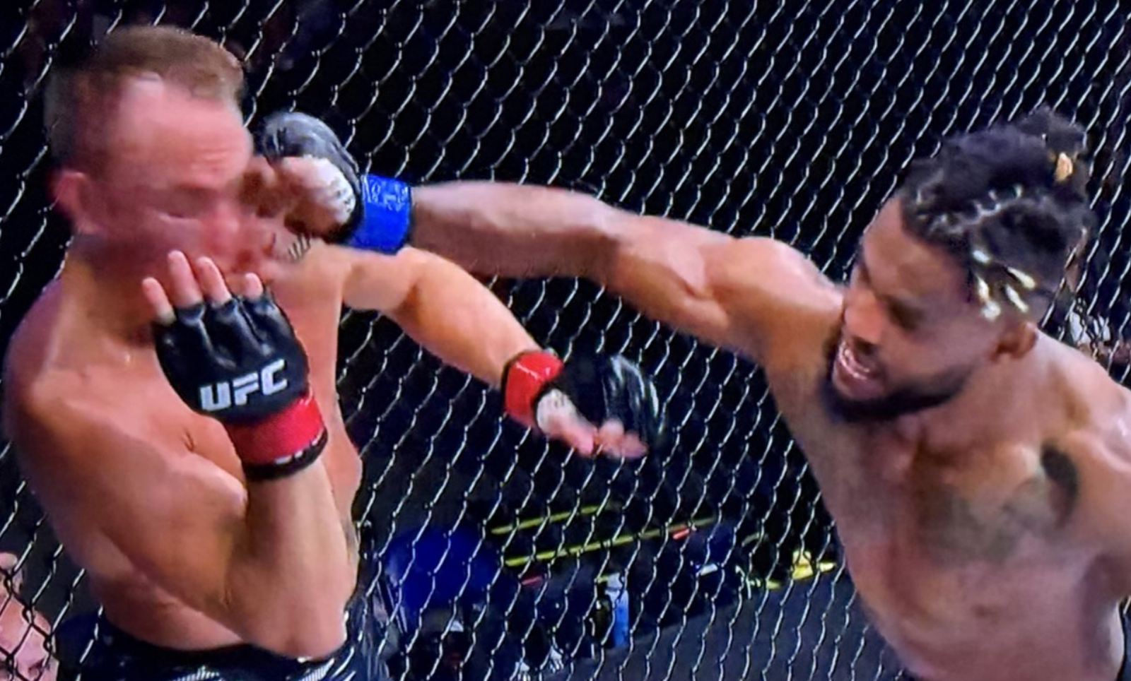Morgan Charrière met TKO Nate Landwehr à l’UFC Fight Night