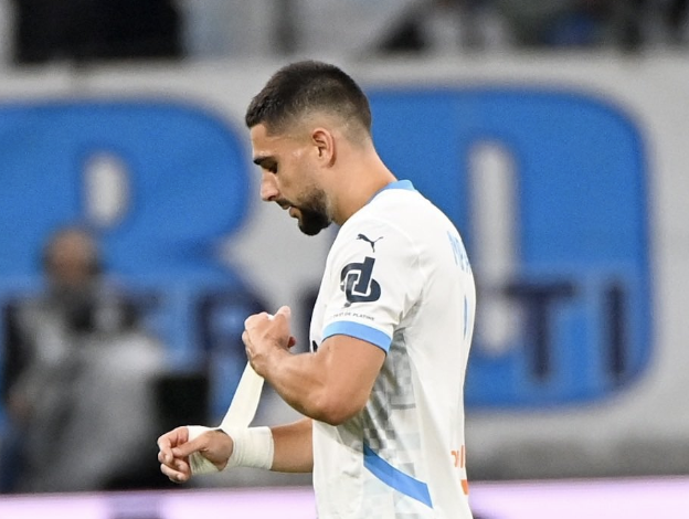 Neal Maupay quitte le terrain avec l’OM face à Angers après son carton rouge