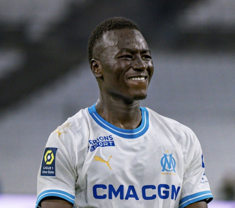 Pape Gueye qui célèbre son but en Ligue 1 avec l’OM face à lens