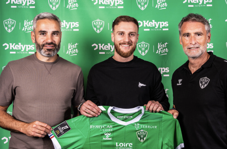 Pierre Cornud signe à l’ASSE présenté par Loic Perrin et Olivier Dall'Oglio