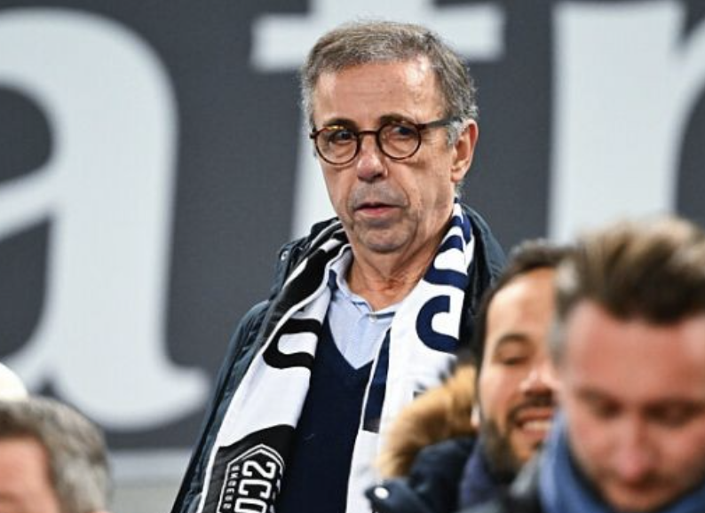 Pierre Hurmic au stade pour supporter les Girondins de Bordeaux