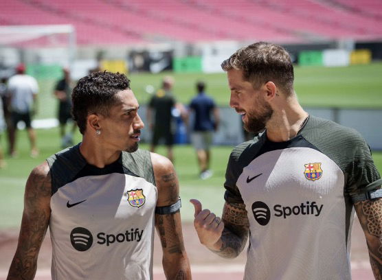 Raphinha et Inigo Martinez entraînement FC Barcelone 18 mai 2024