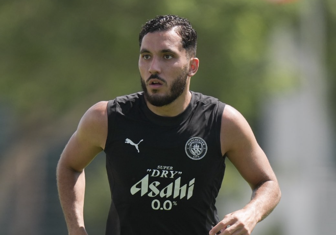 Rayan Cherki à Miami avec Manchester City pendant l’entraînement avant la Coupe du Monde des Clubs 2025