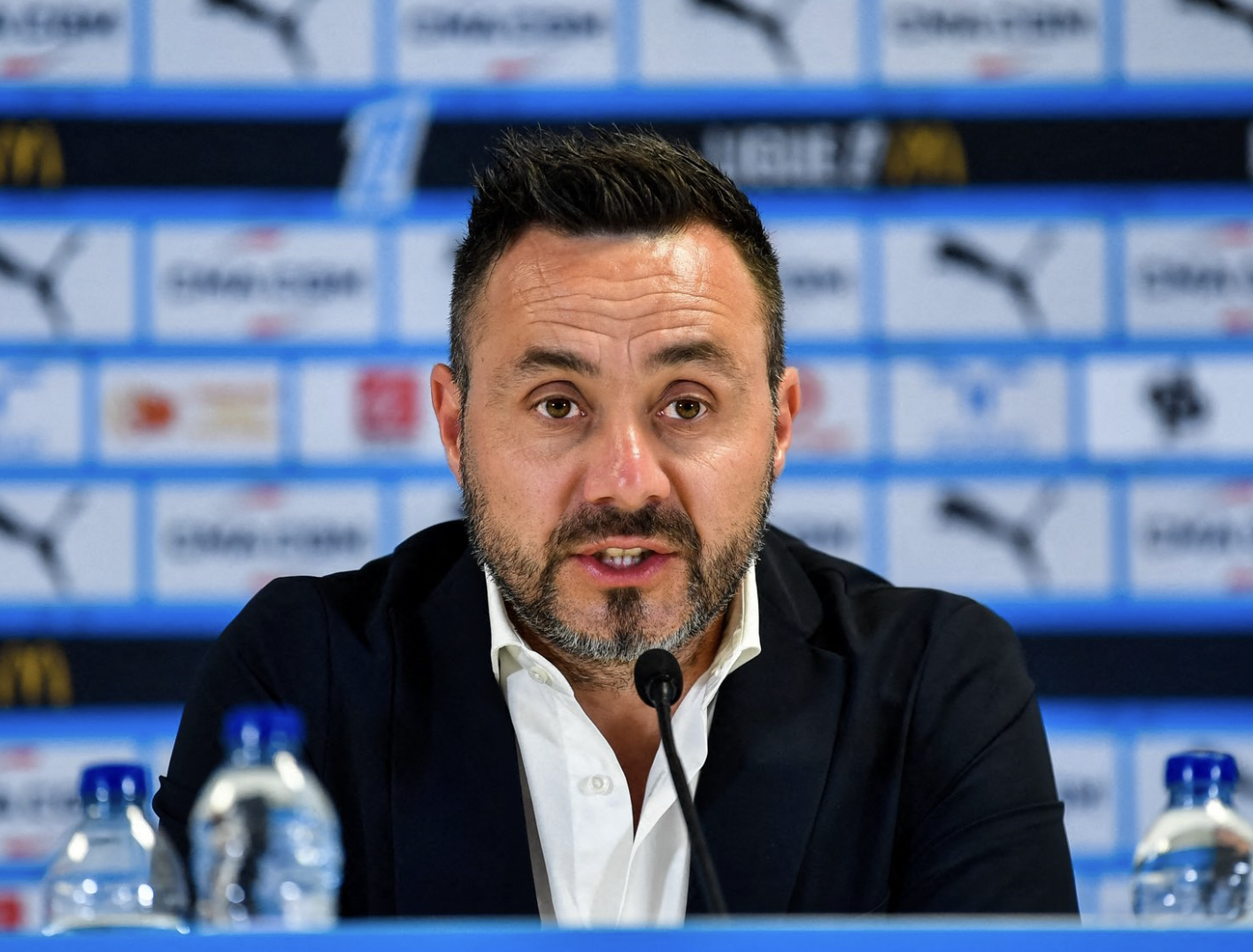 Roberto De Zerbi en conférence de presse avec l’Olympique de Marseille après la défaite face à Auxerre en Ligue 1