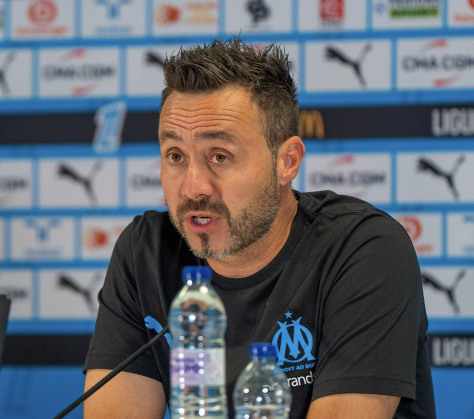 Roberto De Zerbi entraîneur de Marseille en conférence de presse avec un match de Ligue 1