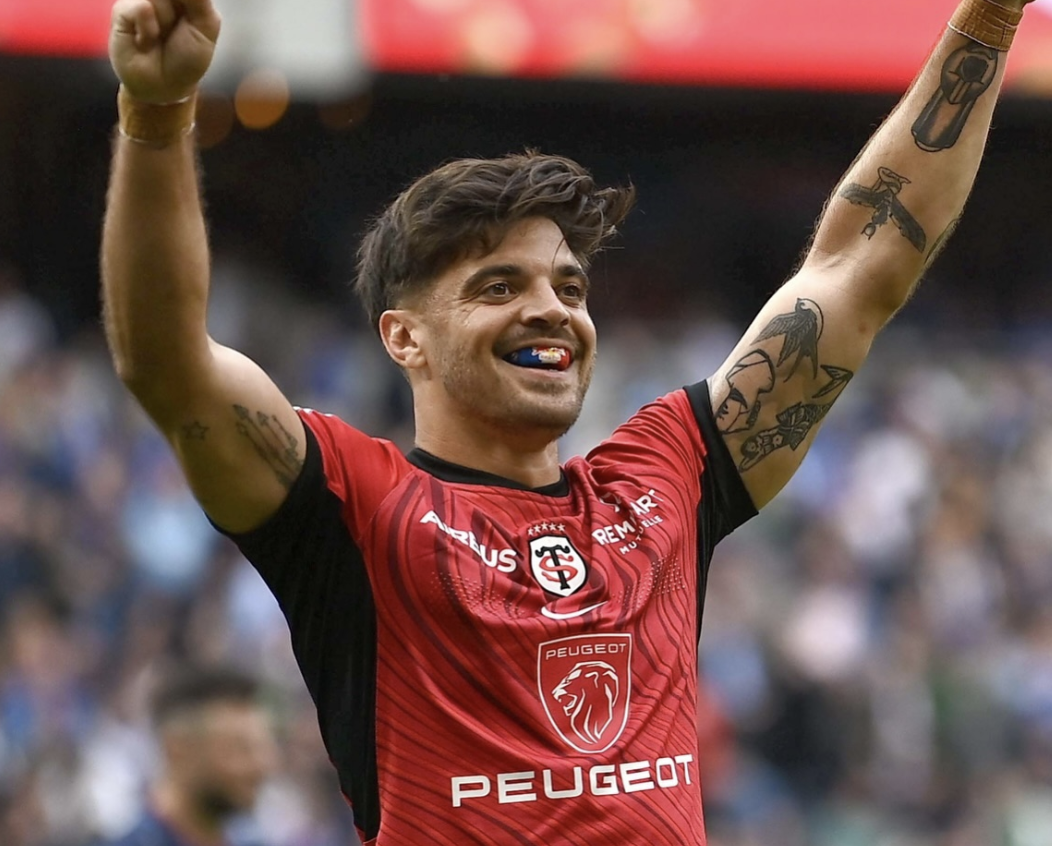 Romain Ntamack explose de joie après la victoire du Stade Toulousain 