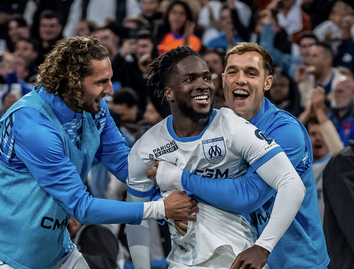 Rowe célèbre son premier but avec l’OM au vélodrome face à Angers en Ligue 1