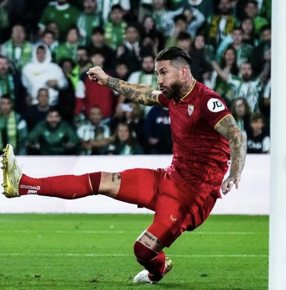 Sauvetage de Sergio Ramos avec le FC Séville face au Real Betis