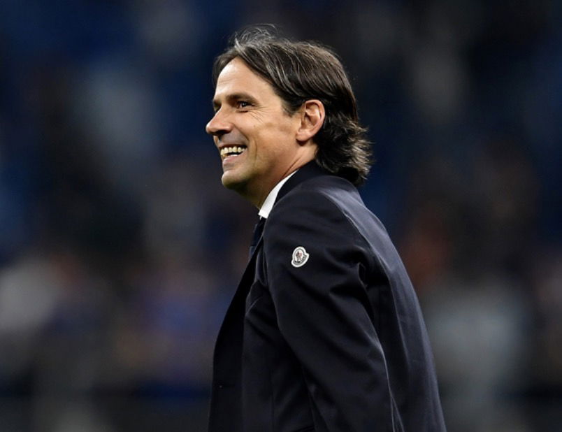 Simone Inzaghi avec le sourire après la victoire de l’Inter face à l’AC Milan synonyme de titre de Serie A