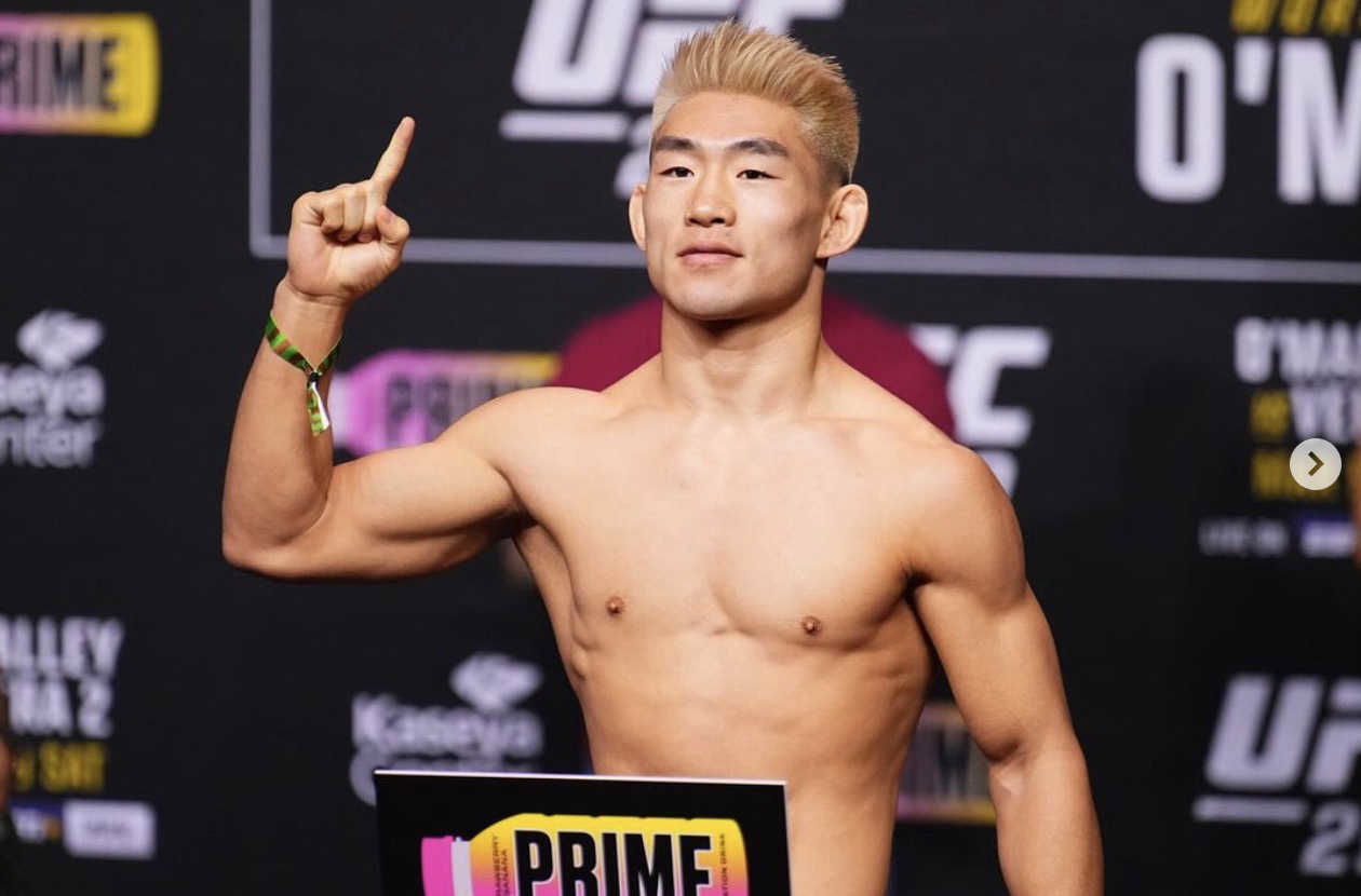 Song Yadong à la pesée pour l’UFC 299