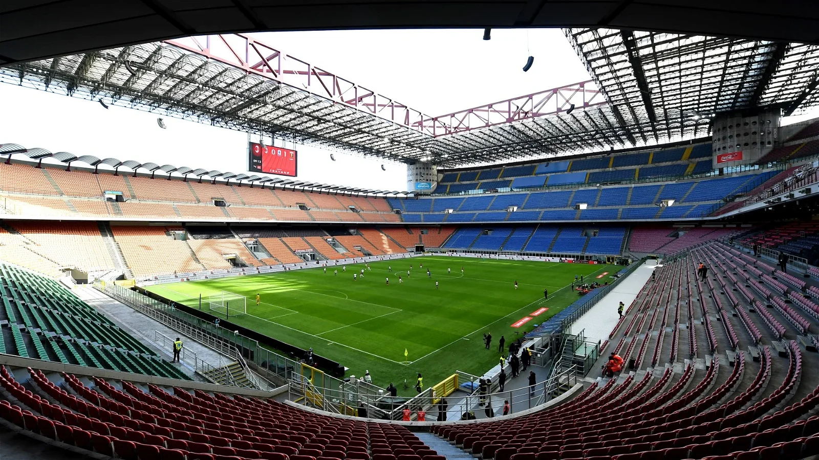 Stade San Siro à Milan vu des tribunes