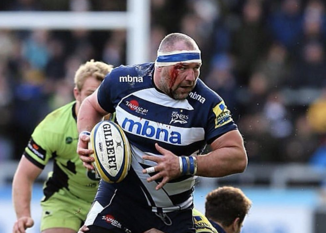 Vadim Cobilas en match avec les sharks blessé au visage