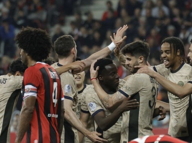Le PSG déraille les espoirs de Ligue des Champions de Nice