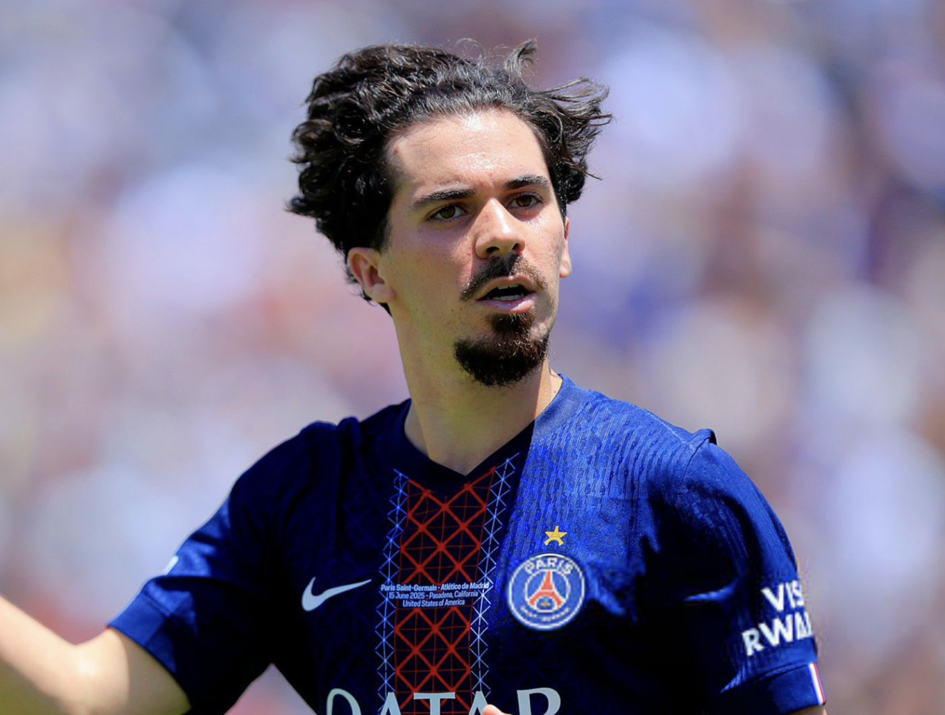 Vitinha célèbre son but avec le PSG en Coupe du Monde des Clubs face à l’Atlético de Madrid